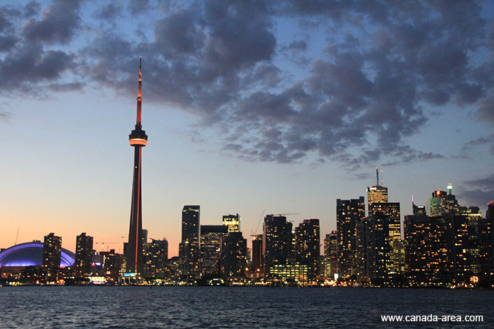  CN Tower ночью