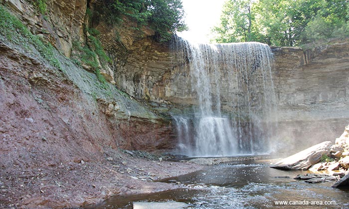 Indian Falls вид снизу Indian Falls вид снизу